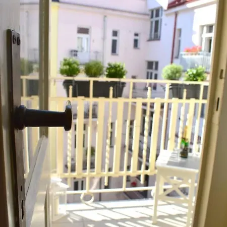 Airstay Prague : Deluxe Apartment Old Town Exterior photo