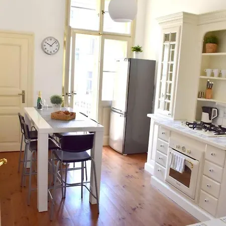 Airstay Prague : Deluxe Apartment Old Town Exterior photo