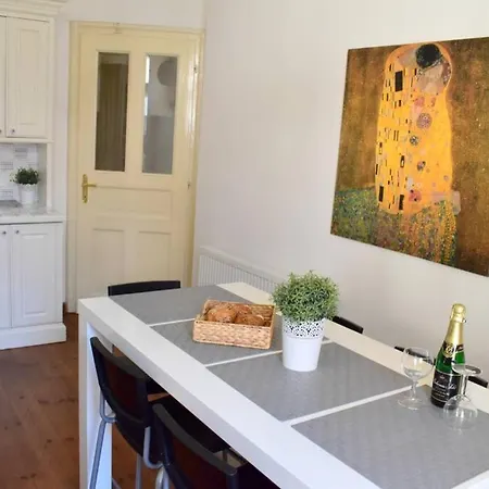 Airstay Prague : Deluxe Apartment Old Town Exterior photo