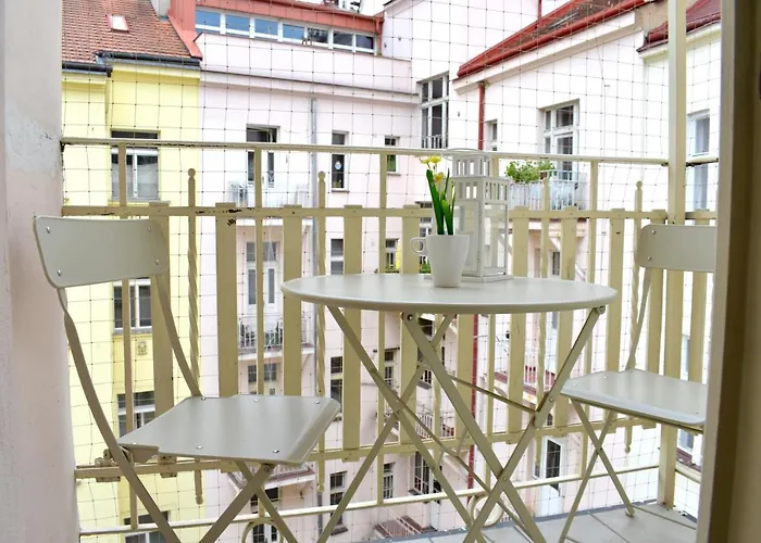 Airstay Prague : Deluxe Apartment Old Town