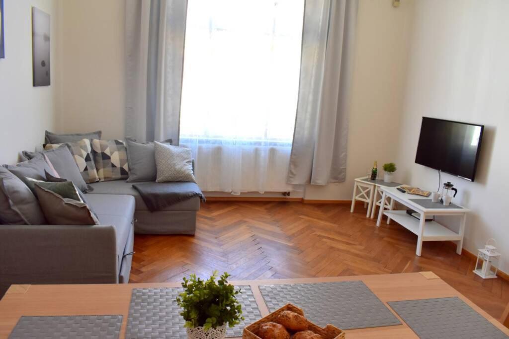 Apartment Airstay : Deluxe Old Town Prague